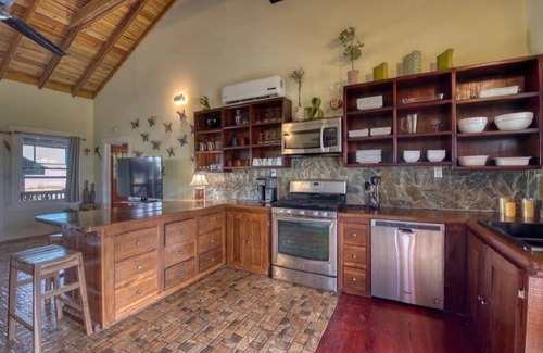 Politilly Bight House | Beautiful Caribbean Hilltop Home Overlooking Turquoise Sea Close to Beaches