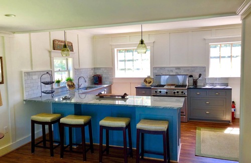 Bristol House | Beautiful carriage house on Newfound - Perfect Lake Getaway!