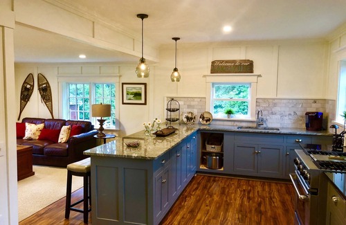 Bristol House | Beautiful carriage house on Newfound - Perfect Lake Getaway!