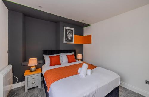 Montpelier Apartment | Beautiful Central Pad I Three Bedrooms I 2 Bathroom I Next to Brighton Beach I SLP 10
