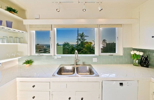Cardiff-by-the-Sea Cottage | Beautiful charming beach cottage with amazing ocean views
