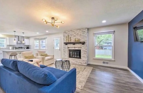 Nall Hills House | Beautiful-Clean-Modern-Convenient-Accessible Home