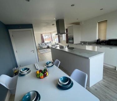 Cleethorpes Apartment | Beautiful Cleethorpes stay with sea view