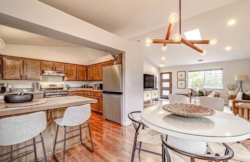 McKinleyville House | Beautiful coastal home near Redwoods with fast WiFi, large backyard, W/D & patio