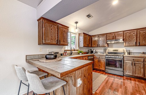 McKinleyville House | Beautiful coastal home near Redwoods with fast WiFi, large backyard, W/D & patio