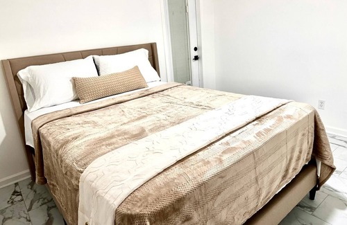 South Mountain House | Beautiful, Comfortable, Safe and Quiet place, Only 11 Min from the airport