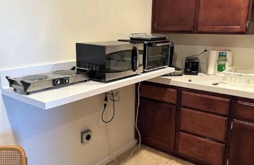 Playa Del Rey Condo | Beautiful & Comfy Beach Getaway - Queen Bed - Pkg!