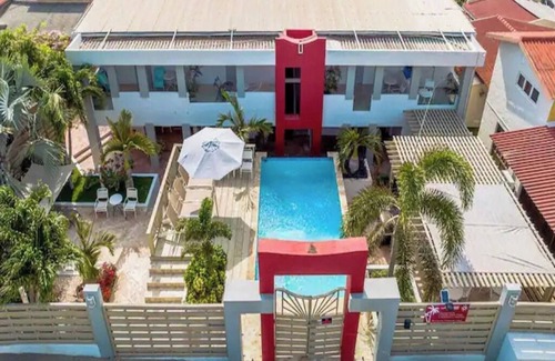 Boegoeroei Apartment | Beautiful & Comfy ~ Mins to Palm & Eagle Beaches!