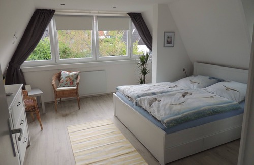 Ruckeberg House | Beautiful, completely renovated only roof house! 150m to the loop.