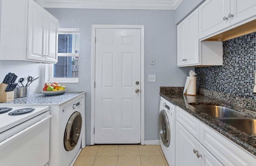 Virginia Park Apartment | Beautiful Complex 1BR with Garden