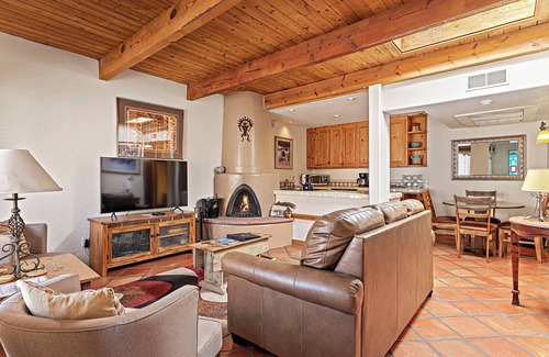 Northeast Santa Fe Hotel | Beautiful Condo Just Blocks From The Plaza, Wood Fireplace + More