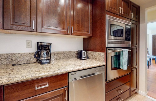 Baristo Condo | Beautiful Condo w/shared pools, less than a mile to downtown