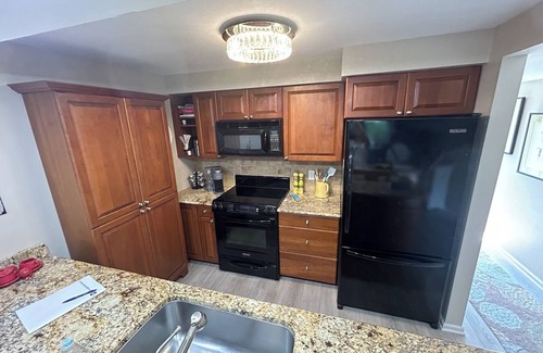South Beach Condo | Beautiful Condo with Marina View and Minutes walk to Private Beach!