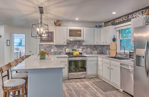 Brevard House | Beautiful Connestee Falls Home w/Porch in Brevard