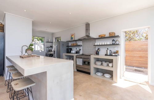 St. James House | Beautiful contemporary 4-bedroom house in Cape Town