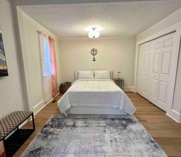 Concord House | Beautiful Contemporary 2BDR