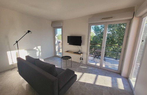 Montaudran - Lespinet Apartment | Beautiful contemporary apartment close to amenities