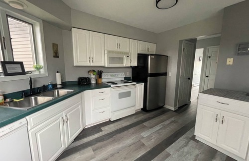 Romulus House | Beautiful Contemporary Home on Seneca Lake - NO OWNERS FEES