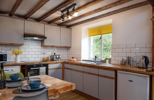 Bryn-crug House | Beautiful Converted Barn. Dogs welcome. Dog play field. Walk to local pub.