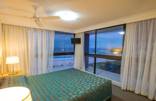 Coolangatta Resort | Beautiful Coolangatta Beach Front Apartment avai.il. 27th Dec. to 10th Jan