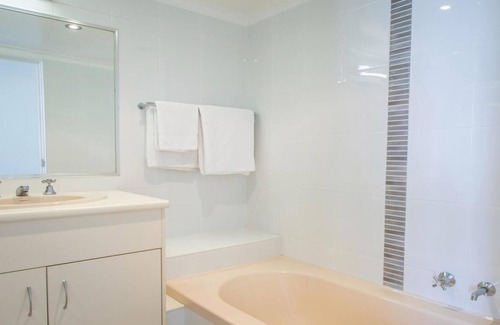 Coolangatta Resort | Beautiful Coolangatta Beach Front Apartment avai.il. 27th Dec. to 10th Jan