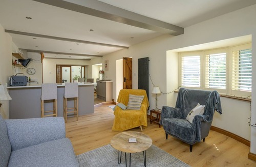 Chalford House | Beautiful Cottage in Idyllic Cotswolds Village