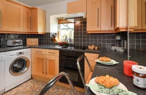 Llanbedrog House | Beautiful cottage a stones throw from the beach.