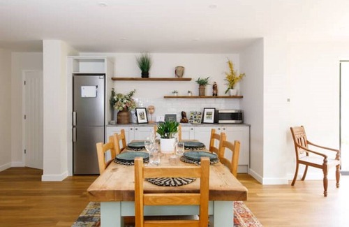 Otterbourne Cottage | Beautiful Cottage by River Itchen