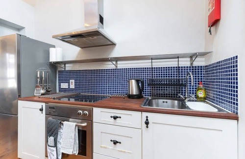 The Liberties House | Beautiful Cottage Central Location Fast WIFI n TV