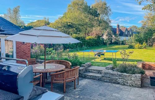 New Forest District House | Beautiful Cottage in Brockenhurst with Forest View