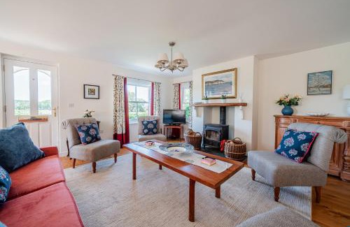 New Forest District House | Beautiful Cottage in Brockenhurst with Forest View