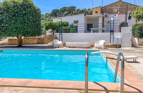Caltagirone House | Beautiful cottage with private pool.