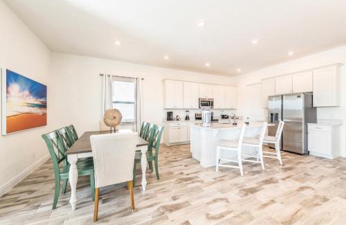 West Kissimmee House | Beautiful Cottage With Private Pool Near Disney With Margaritaville Resort & Island H20 Access - 8153Su