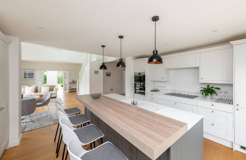 Limpley Stoke House | Beautiful countryside home, only 10 minutes drive to Bath