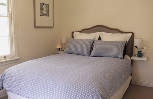 Berrima House | Beautiful country home in an ideal private position centrally located in Berrima