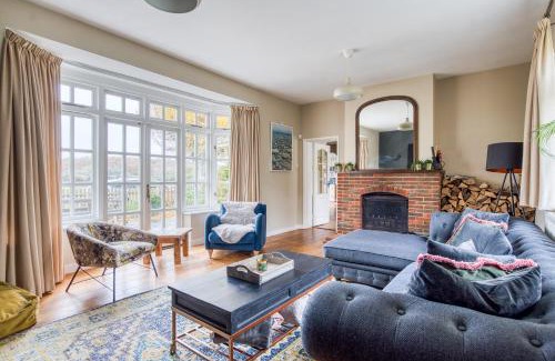 New Forest District House | Beautiful Country House with Forest View & Garden