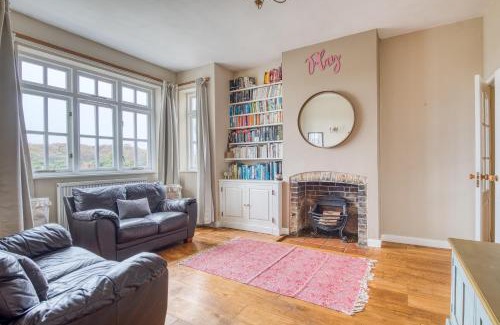 New Forest District House | Beautiful Country House with Forest View & Garden