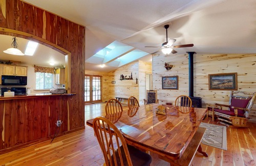 South Fork Cabin | Beautiful country main house next to mountains w/new barn & corral/free WiFi
