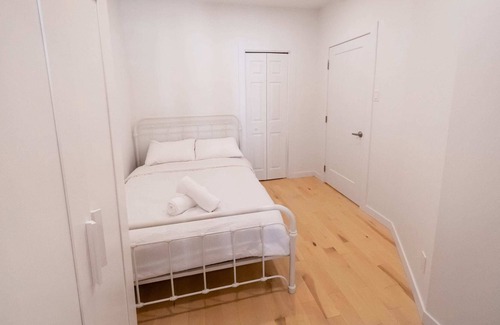 De Lorimier Apartment | Beautiful Cozy 2Bedr - 2min to Ave Mont-Royal !