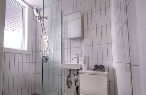 De Lorimier Apartment | Beautiful Cozy 2Bedr - 2min to Ave Mont-Royal !