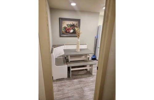 Farmington House | Beautiful Cozy Basement "Close to it All"