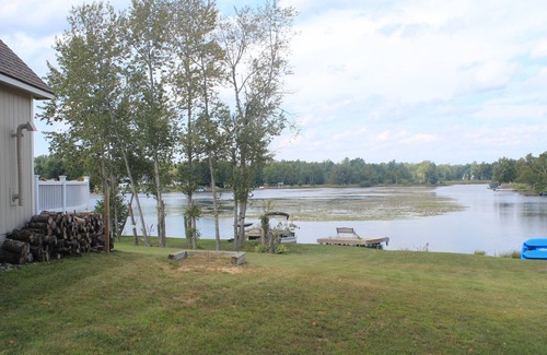Lake House | Beautiful, cozy cabin on the lake
