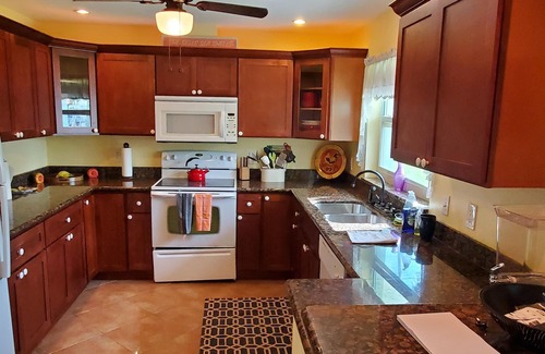 Bokeelia House | Beautiful, cozy, clean & fresh house on a canal with private ramp, spce to moore