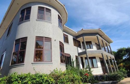 Entebbe Villa | Beautiful Cozy Mansion