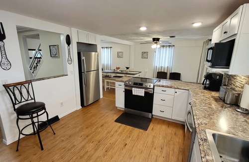 Sheffield Lake House | Beautiful, Cozy, Private Home near the Lake