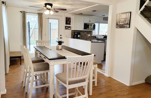 Sheffield Lake House | Beautiful, Cozy, Private Home near the Lake