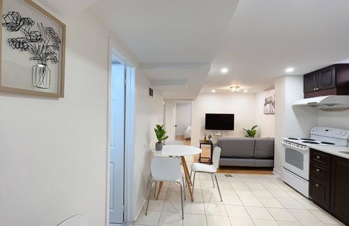 Markham Apartment | Beautiful Cozy Private Entry Basement Apartment