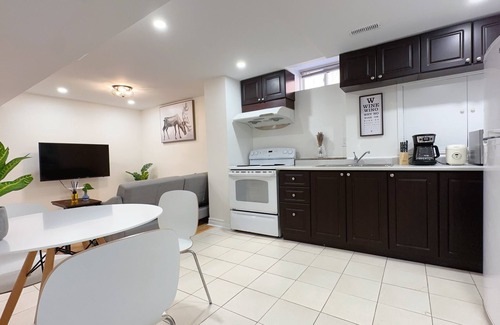 Markham Apartment | Beautiful Cozy Private Entry Basement Apartment