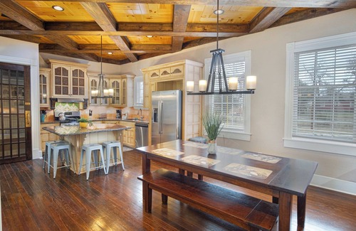 Near East Side Apartment | Beautiful Craftmans 4br/2.5ba Home Near Downtown