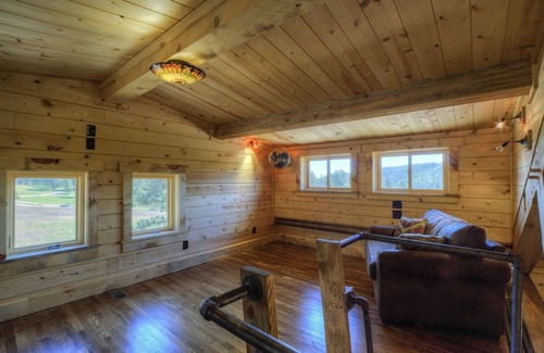 Colonial Pine Hills Cabin | Beautiful Custom Timber Frame Cabin in beautiful Spring Creek Canyon!